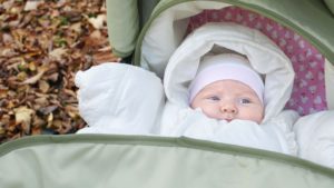 bebe-en-poussette-hiver